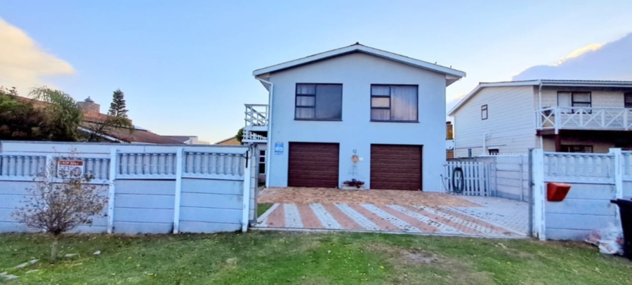 4 Bedroom Property for Sale in Sandbaai Western Cape
